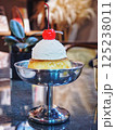 レトロなプリンに生クリームのせ 125238011