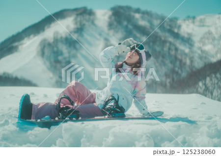 snowboarding 125238060