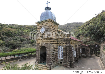 世界遺産頭ヶ島天主堂正面右側から 125238817