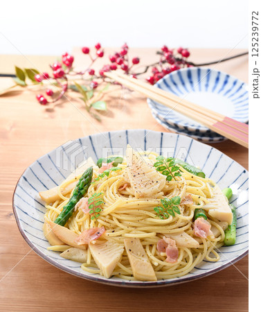 竹の子とベーコンの和風パスタ 木の芽風味 竹の子とベーコンの和風パスタ 木の芽風味 125239772