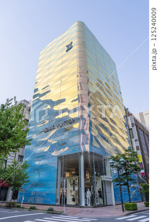 【縦写真】ルイ・ヴィトン 銀座並木通り店 【縦写真】ルイ・ヴィトン 銀座並木通り店 125240009