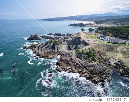 空撮「青森県」春の種差海岸をドローンで空撮 八戸市 空撮「青森県」春の種差海岸をドローンで空撮 八戸市 125242347