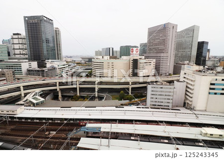 JR横浜タワーから横浜駅東口方面を望む 125243345