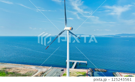 風力発電所の風車　空撮 125243561