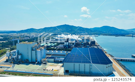 バイオマス発電所の空撮風景 バイオマス発電所の空撮風景 125243574