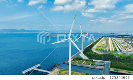 風力発電所の風車　空撮 125243698
