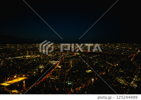 東京の街と隅田川が輝く美しい夜景の背景 125244999