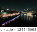 夜の水辺と街明かり / Waterfront and city lights at night 125246098