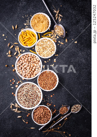 Various gluten free cereals and groats 125247032