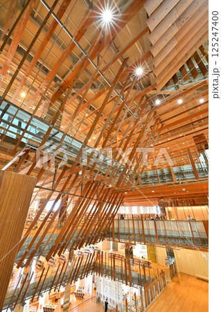 富山市ガラス美術館 125247400