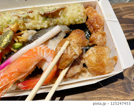 海苔弁当の鶏肉味噌漬け 125247453