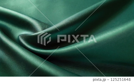 《AI画像》滑らかな深緑色のサテン生地 125251648