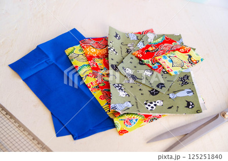 裁断した生地 125251840