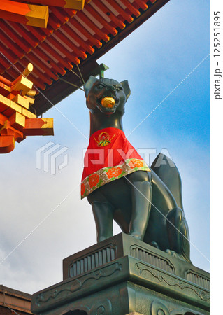 京都 伏見稲荷大社 狛狐(京都府京都市伏見区) 京都 伏見稲荷大社 狛狐(京都府京都市伏見区) 125251895