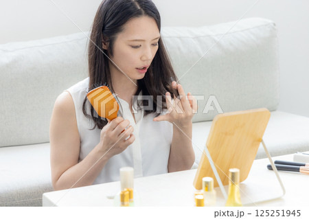 ヘアケア 女性 ブラシ ヘアケア 女性 ブラシ 125251945