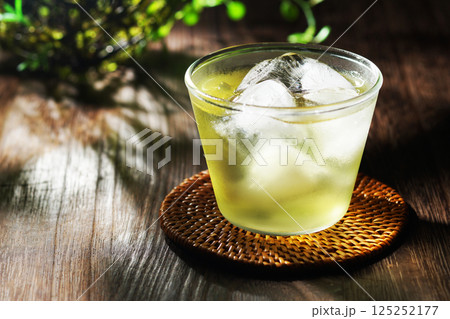 夏の冷茶(緑茶) 125252177