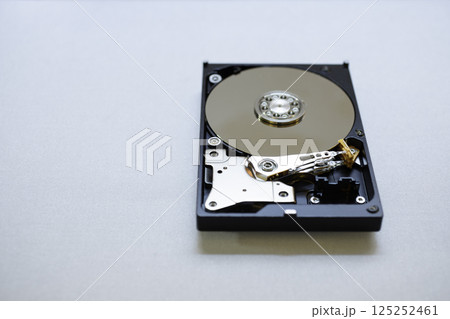 ハードディスクの内部構造 125252461