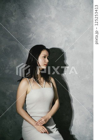 女性 ポートレート ビューティ 女性 ポートレート ビューティ 125253413