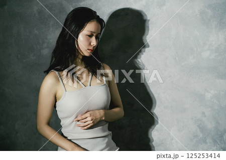 女性 ポートレート ビューティ 女性 ポートレート ビューティ 125253414