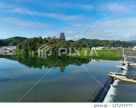 愛媛県大洲市 肱川から見た大洲城 愛媛県大洲市 肱川から見た大洲城 125253577