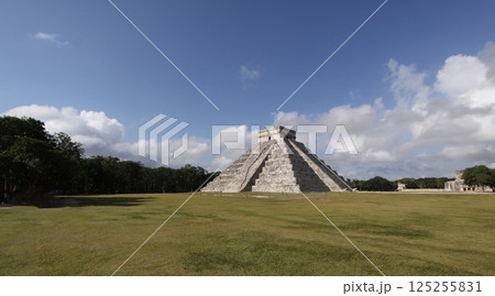 Mayan ruins of Chichen Itza, yucatan, mexico Mayan ruins of Chichen Itza, yucatan, mexico 125255831