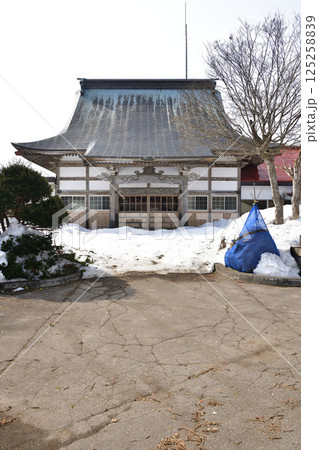 早春の北海道厚沢部町で正禅山本覚寺境内の風景を撮影 早春の北海道厚沢部町で正禅山本覚寺境内の風景を撮影 125258839