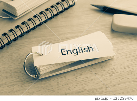 単語カードで暗記　英語　教育 125259470