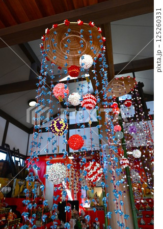 ひな祭り・ひな飾り・日本文化・日本観光の背景素材 ひな祭り・ひな飾り・日本文化・日本観光の背景素材 125260331