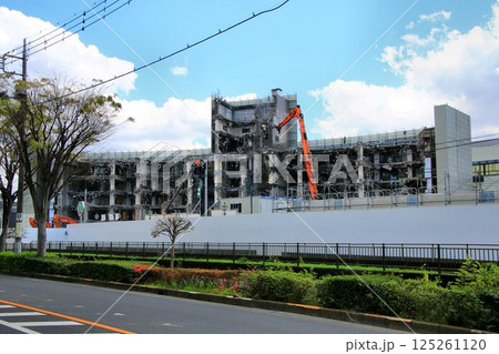 築53年の歴史を閉じ姿を消しつつある… 解体工事中の【春日部市役所庁舎】 築53年の歴史を閉じ姿を消しつつある… 解体工事中の【春日部市役所庁舎】 125261120
