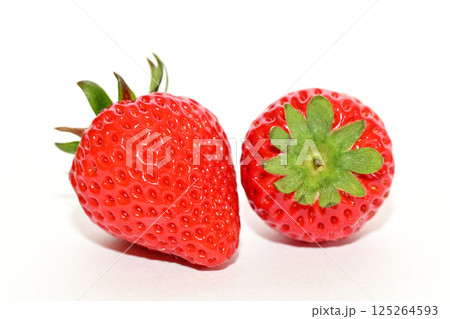 甘くて美味しいイチゴ（埼玉県産あまりん） 125264593