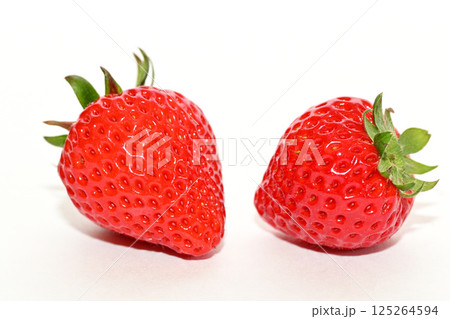 甘くて美味しいイチゴ(埼玉県産あまりん) 甘くて美味しいイチゴ(埼玉県産あまりん) 125264594