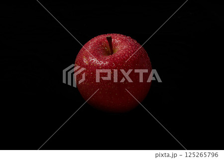 りんご　林檎 125265796