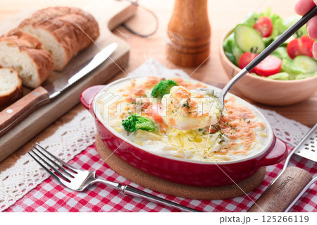 こんがり焼き上げたグラタン こんがり焼き上げたグラタン 125266119