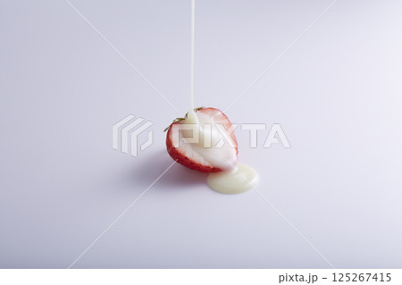 いちごに練乳 125267415