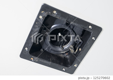 掃除後の換気扇(バスルーム) 掃除後の換気扇(バスルーム) 125270602