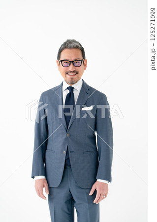スーツの男性 ビジネス スーツの男性 ビジネス 125271099