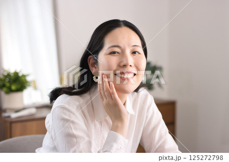 ミドル女性 アンチエイジング ミドル女性 アンチエイジング 125272798
