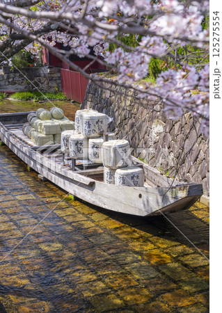 桜に包まれる高瀬川一之船入跡 125275554