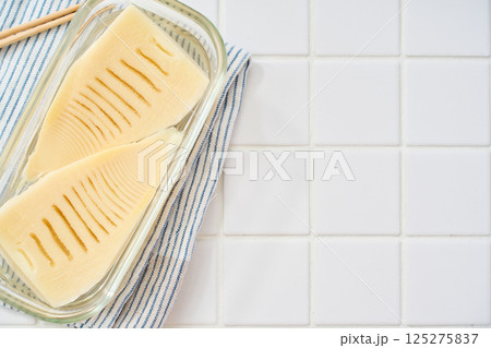 筍の水煮（たけのこの水煮） 125275837