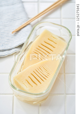 筍の水煮（たけのこの水煮） 125275841