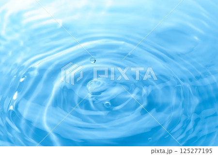 水しぶきのアクションショット 水しぶきのアクションショット 125277195