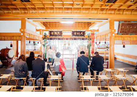 <七五三>神社でのご祈祷 <七五三>神社でのご祈祷 125279304