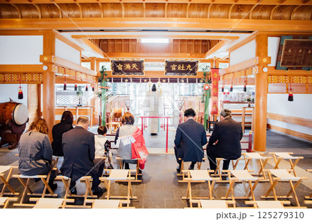 ＜七五三＞神社でのご祈祷 125279310