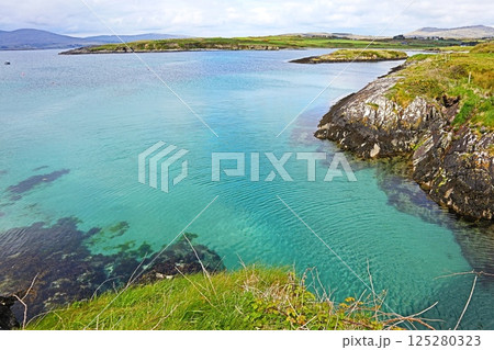アイルランド・ミゼン半島の風景 125280323