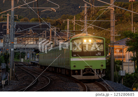 関西本線201系 125280685
