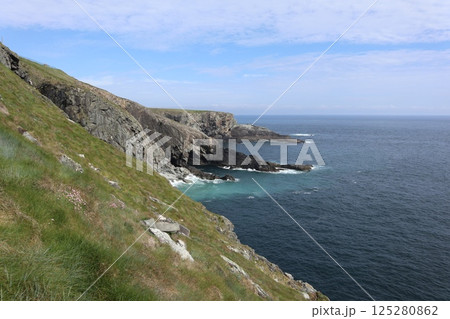 アイルランド・ミゼン半島のミゼンヘッド 125280862