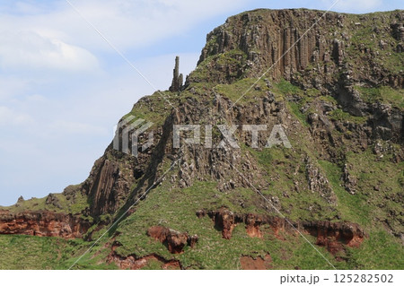 北アイルランド、ジャイアンツコーズウェー、デビルミドルフィンガー 125282502