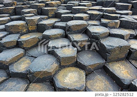 北アイルランド、ジャイアンツコーズウェー 125282512