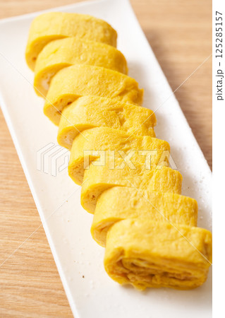 切り分けた玉子焼き 切り分けた玉子焼き 125285157