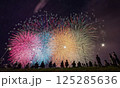 夜空に咲く花火 125285636